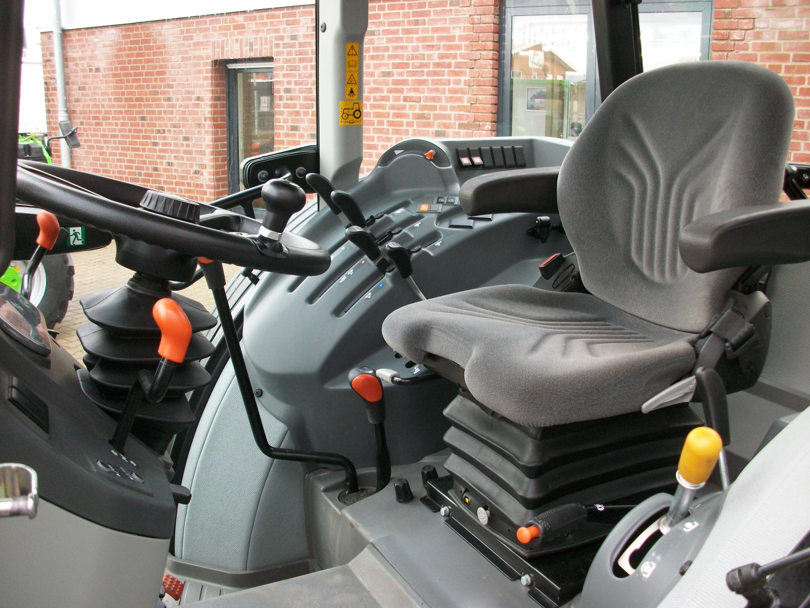 Claas Elios 220 – Bild 10