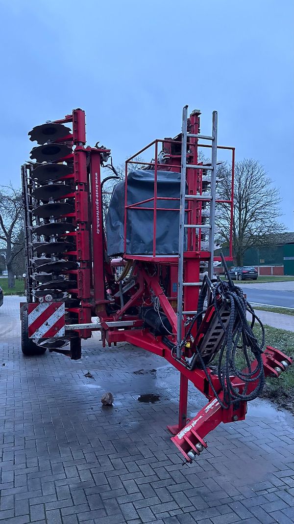 Pöttinger Terradisc 6001 T Scheibenegge Zwischenfruchtstreuer – Bild 4